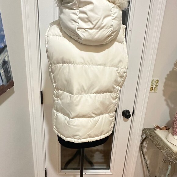 Gap removable hood White Down Vest - Picture 6 of 11
